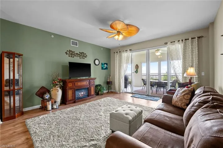 14815  Laguna  DR, Fort Myers, FL 33908