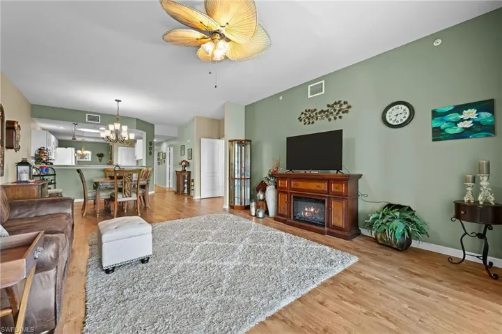 14815  Laguna  DR, Fort Myers, FL 33908