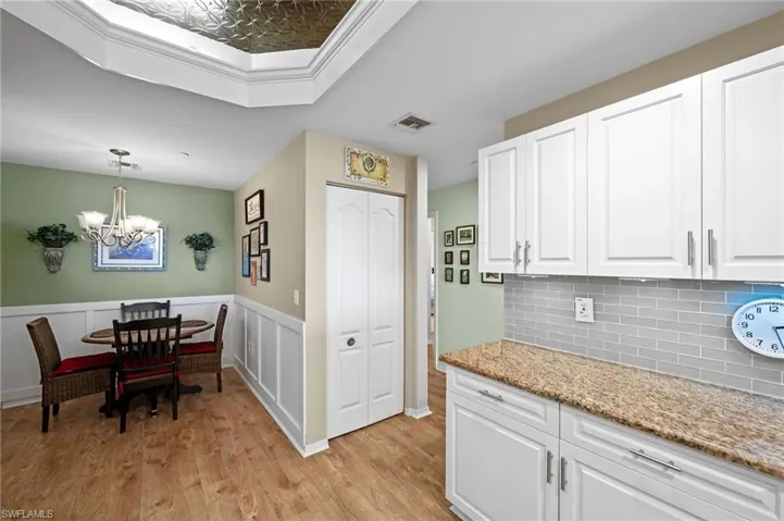 Eat in Kitchen, dinette