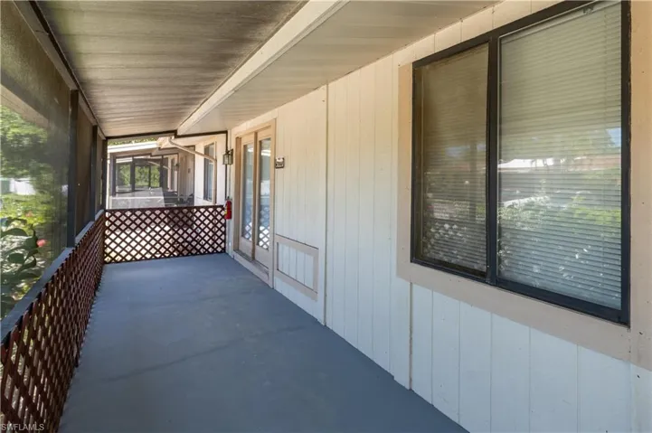 5220  Treetops  DR, Naples, FL 34113