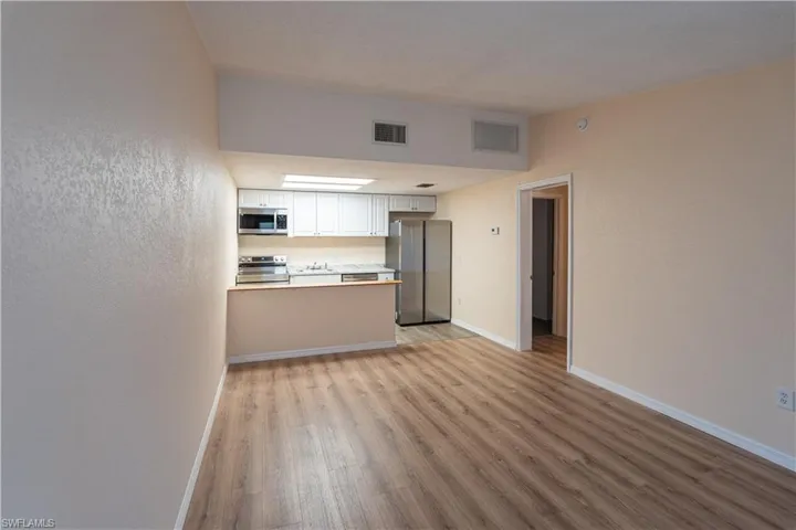 5220  Treetops  DR, Naples, FL 34113