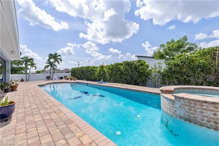 1620 Nw 12th St, Cape Coral, Florida 33993