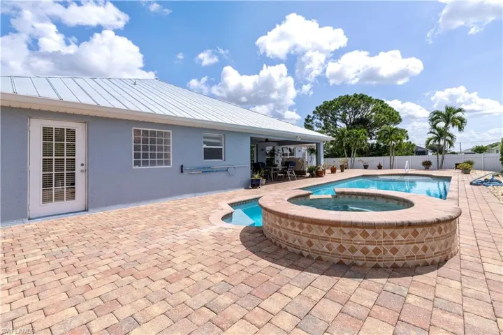 1620 Nw 12th St, Cape Coral, Florida 33993