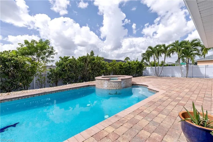 1620 Nw 12th St, Cape Coral, Florida 33993