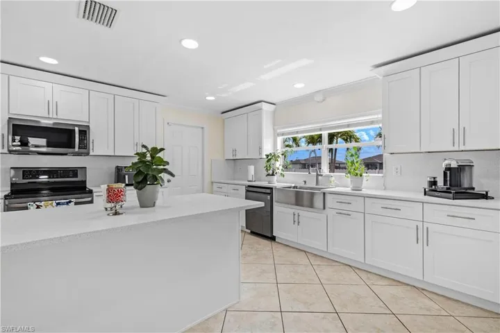 1620 Nw 12th St, Cape Coral, Florida 33993