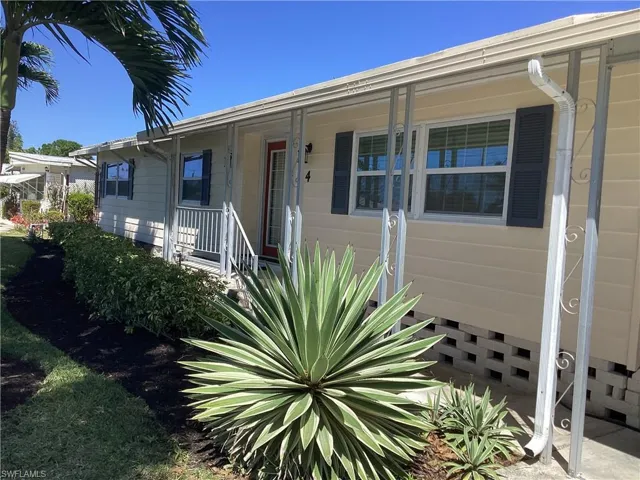 4 Chateau Way, Naples Fl 34112