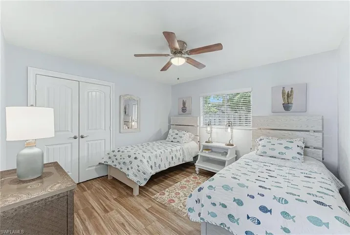 737 91st Ave N, Naples, Florida 34108