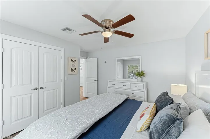 737 91st Ave N, Naples, Florida 34108