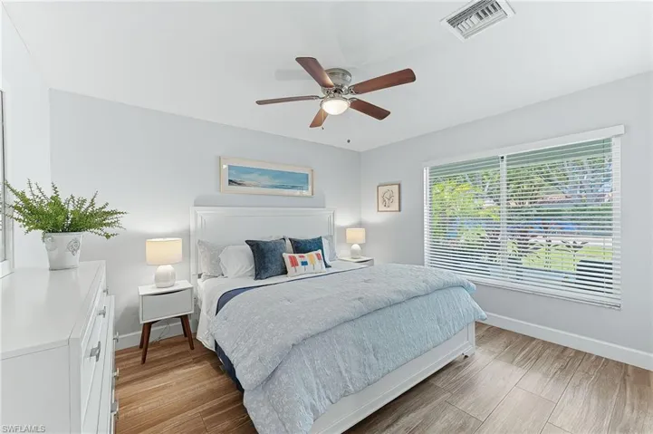 737 91st Ave N, Naples, Florida 34108