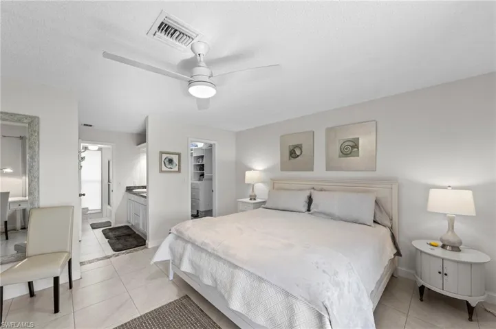 263 Palm Dr 4, Naples, Florida 34112