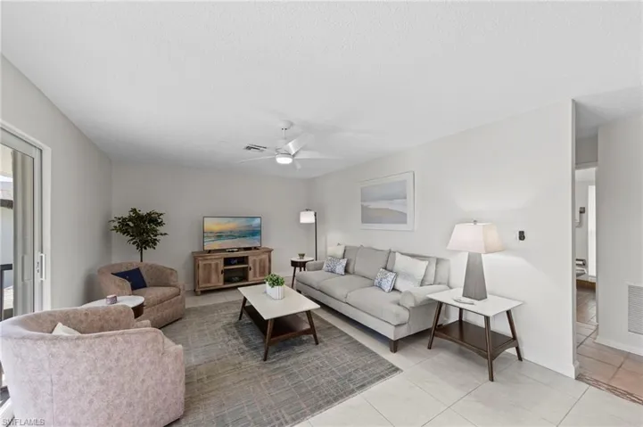 263 Palm Dr 4, Naples, Florida 34112