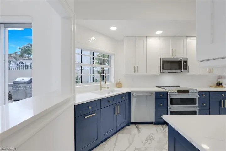 2148  Paget  CIR, Naples, FL 34112