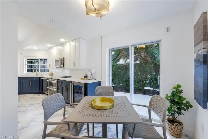 2148  Paget  CIR, Naples, FL 34112