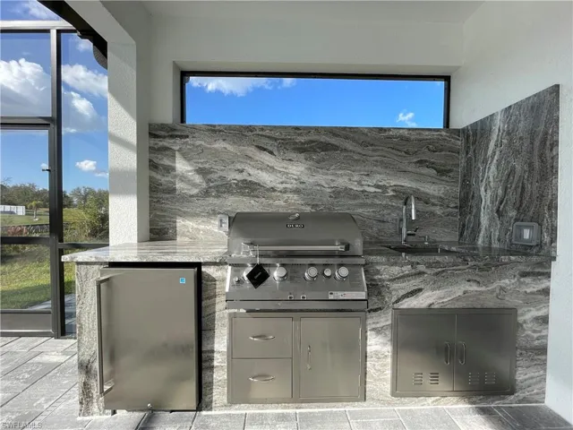 *Added in Oct 2024* Outdoor Grill, Fridge, Sink and Granite