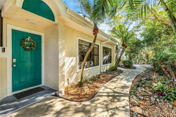 Beautiful Greenery makes this unit even more private and inviting