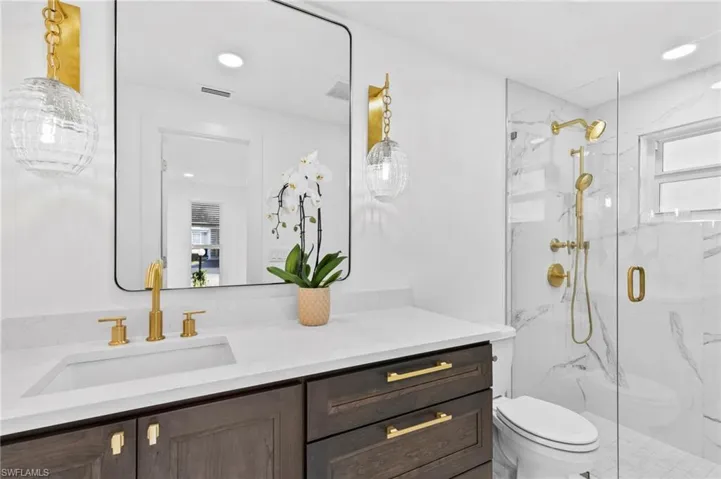 17  Knights Bridge  RD, Naples, FL 34112