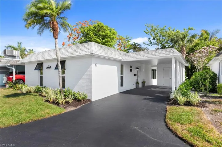 17  Knights Bridge  RD, Naples, FL 34112