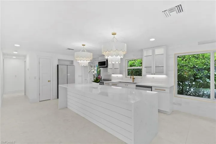 17  Knights Bridge  RD, Naples, FL 34112