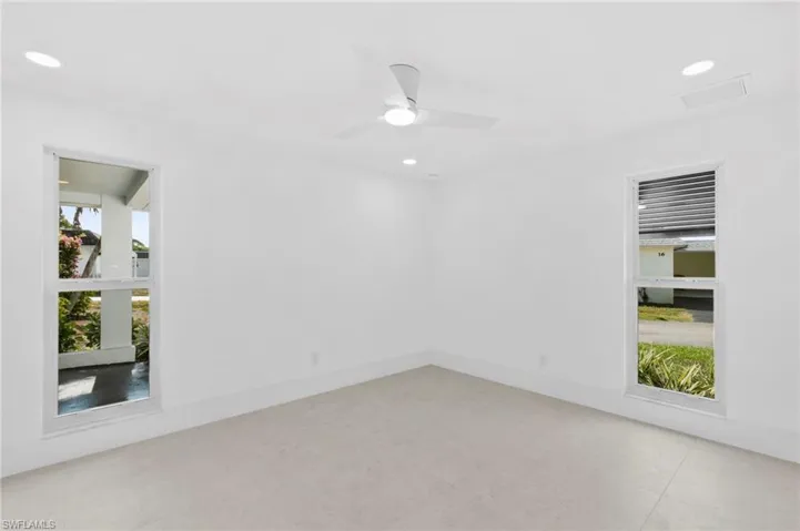 17  Knights Bridge  RD, Naples, FL 34112
