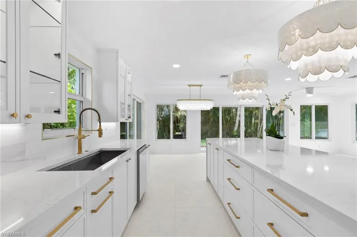 17  Knights Bridge  RD, Naples, FL 34112