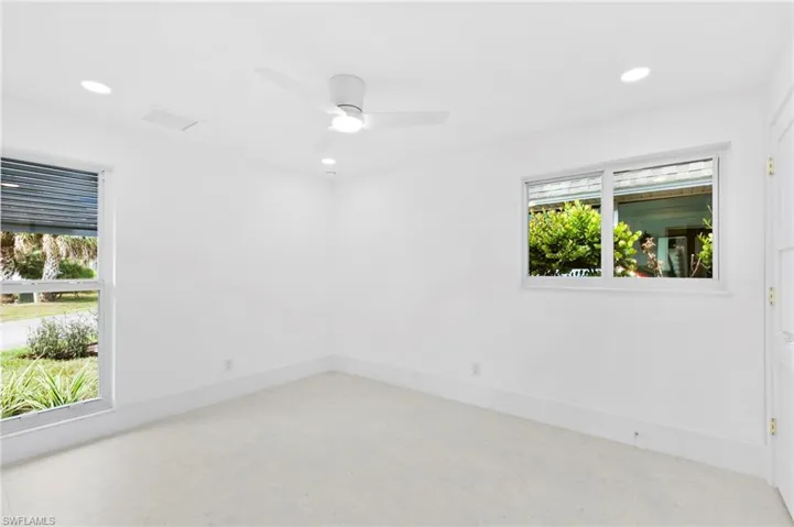 17  Knights Bridge  RD, Naples, FL 34112