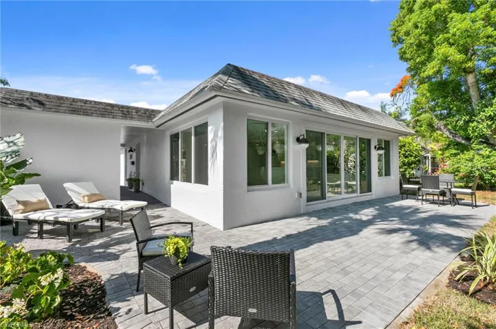 17  Knights Bridge  RD, Naples, FL 34112