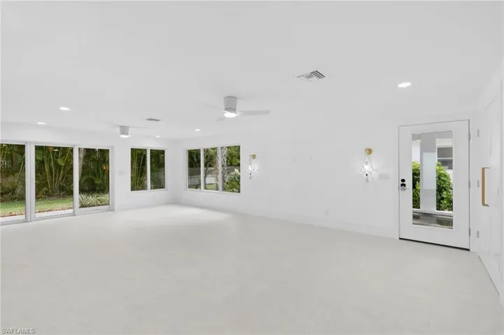 17  Knights Bridge  RD, Naples, FL 34112