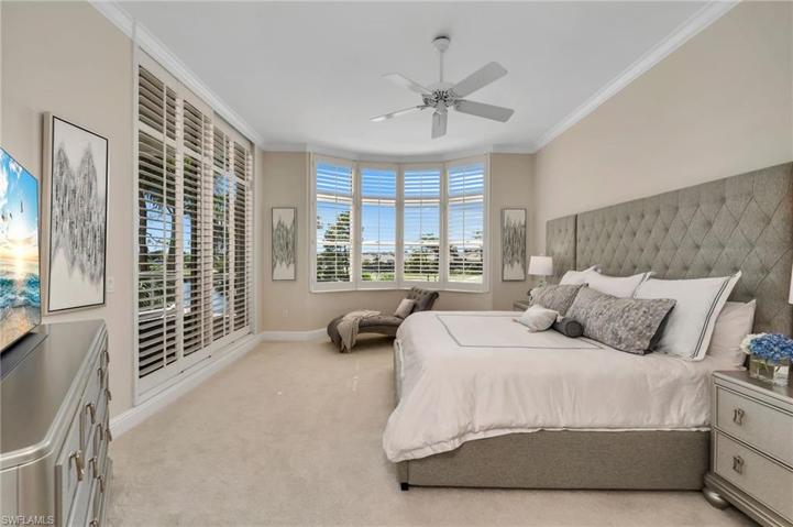 Your spacious bedroom has amazing views, full of light during the day, and you'll witness beautiful sunset colors daily.