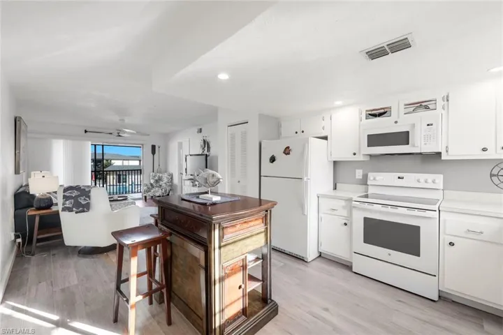16881 Davis Rd 624, Fort Myers, Florida 33908