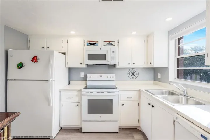 16881 Davis Rd 624, Fort Myers, Florida 33908