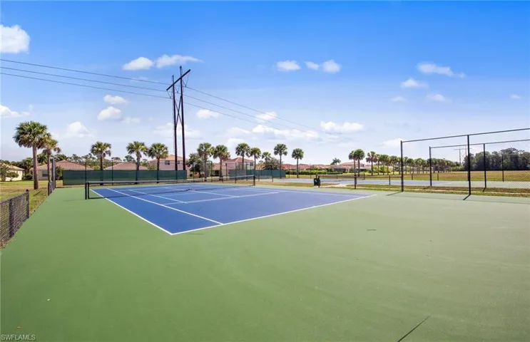 Community tennis court