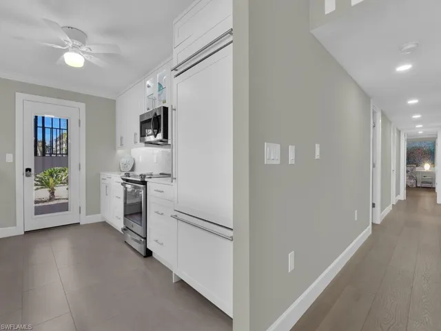 222 Harbour Dr 103, Naples, Florida 34103