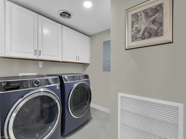 222 Harbour Dr 103, Naples, Florida 34103