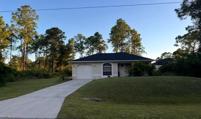 1066 Barnett St E, Lehigh Acres, Florida 33974