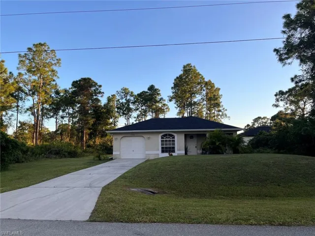 1066 Barnett St E, Lehigh Acres, Florida 33974