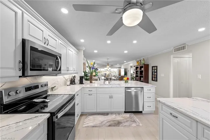 4309 Mariner Way 405, Fort Myers, Florida 33919