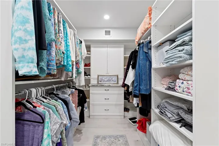 4309 Mariner Way 405, Fort Myers, Florida 33919
