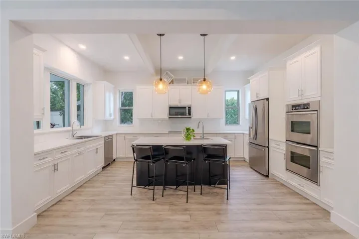 Bright light, mood lighting - or natural !!!