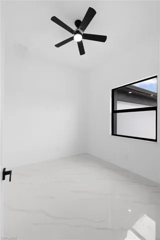 Empty room with ceiling fan