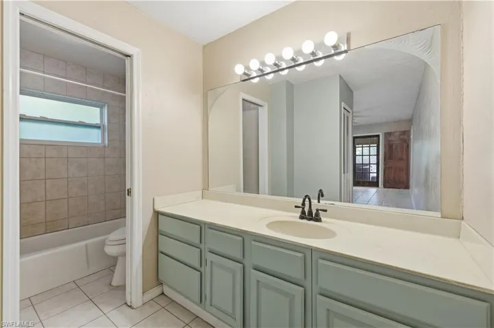 5681  Bur Oaks  LN, Naples, FL 34119