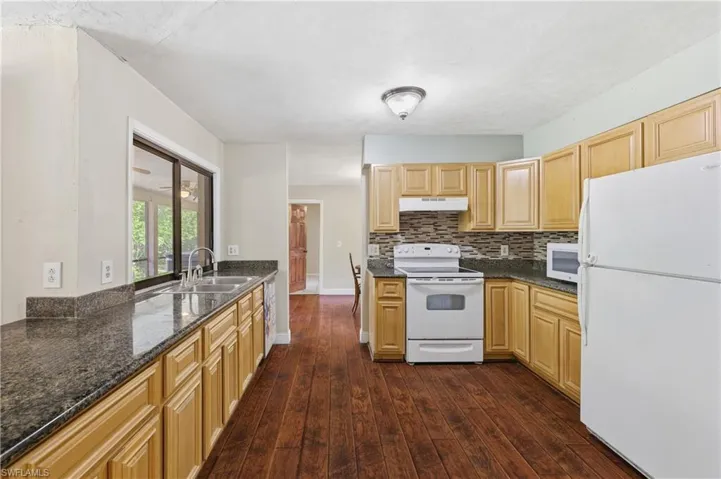 5681  Bur Oaks  LN, Naples, FL 34119