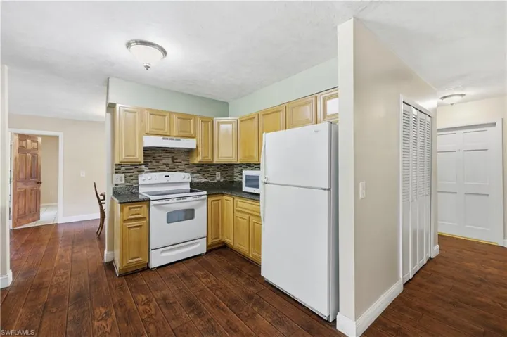 5681  Bur Oaks  LN, Naples, FL 34119