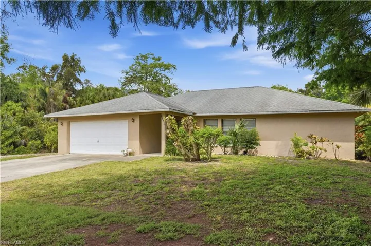 5681  Bur Oaks  LN, Naples, FL 34119