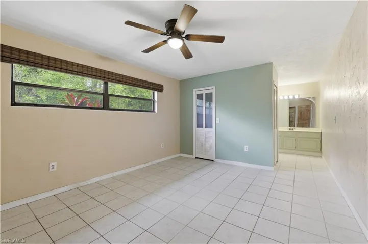 5681  Bur Oaks  LN, Naples, FL 34119