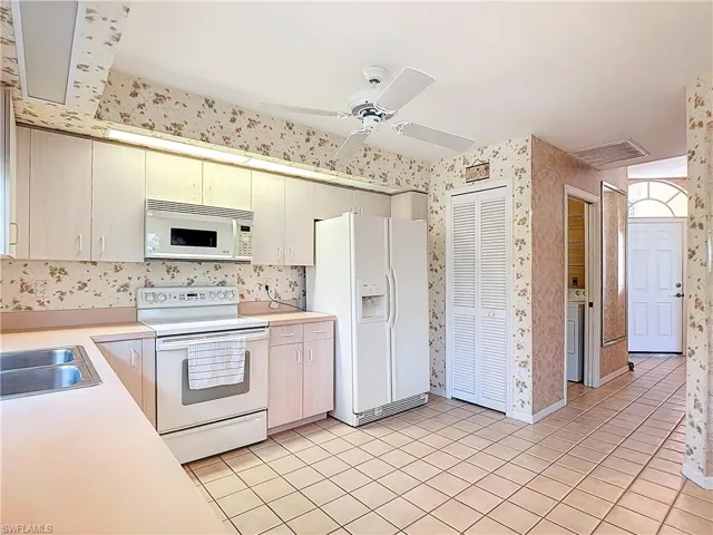 2181 Rio Nuevo Dr, North Fort Myers, Florida 33917