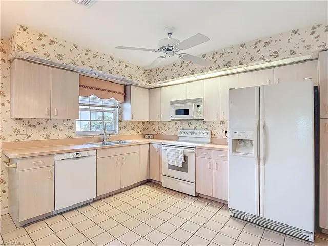 2181 Rio Nuevo Dr, North Fort Myers, Florida 33917