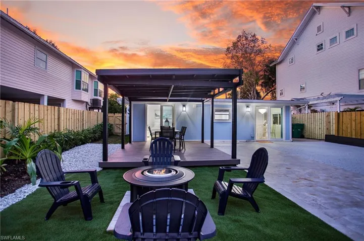 1308  Grand Canal  DR, Naples, FL 34110