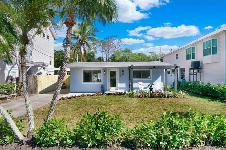 1308  Grand Canal  DR, Naples, FL 34110