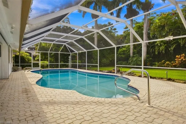 1364 Shadow Ln, Fort Myers, Florida 33901