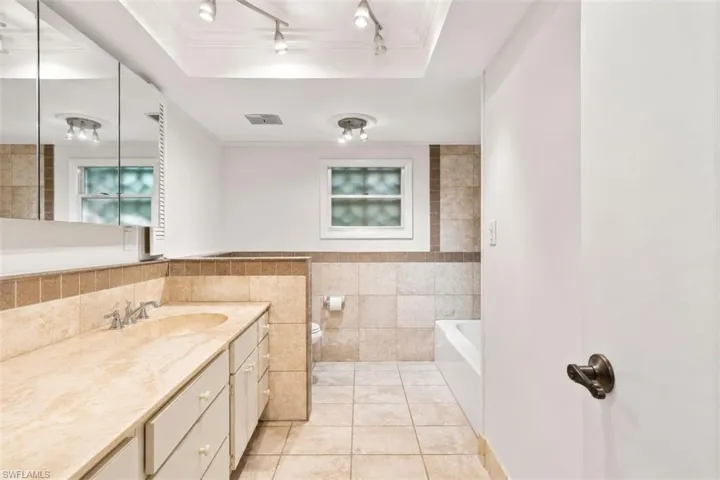 2nd full bathroom between bedrooms 2 & 3